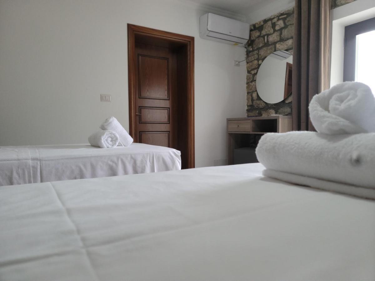 G&K Garden Hotel Berat Exterior photo